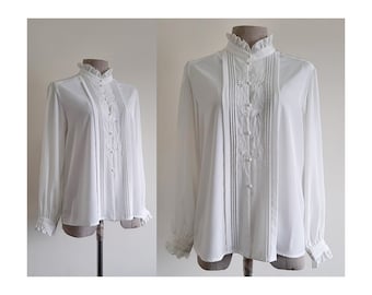 Witte geborduurde blouse Vintage ruches kraag blouse Dames hoge hals top bladerdeeg mouw blouse geplooide blouse knop omhoog blouse medium