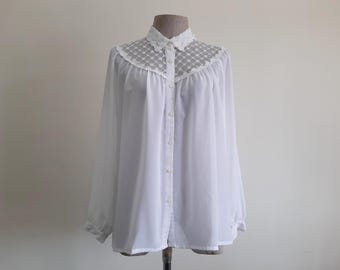 Vintage 80-tals vit, transparent chiffongblus med spetskrage, långärmad skjorta, stor storlek Cottagecore