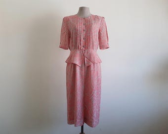 Vintage 80s Pink Peplum Dress Abstract Print Short Sleeve Button Up Polyester Midi Small