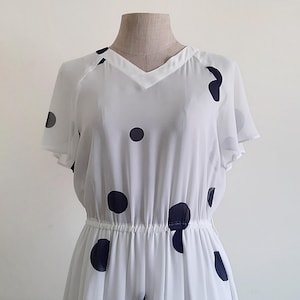 Large Vintage 80s White Black Polka Dot Dress Womens Chiffon Midi Dress Short Sleeve Dress V Neck Dress Blouson Dress Casual Summer Dress L