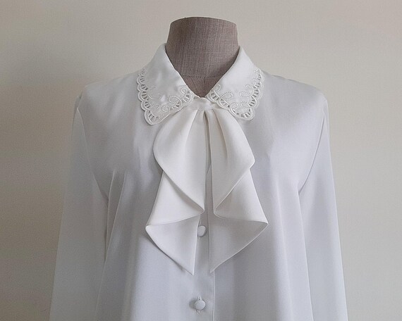 Chemisier Jabot blanc chemisier a col brode vintage chemise a manches longues pour femme chemisier boutonne chemisier en polyester chemisier de secretaire petit Etsy France