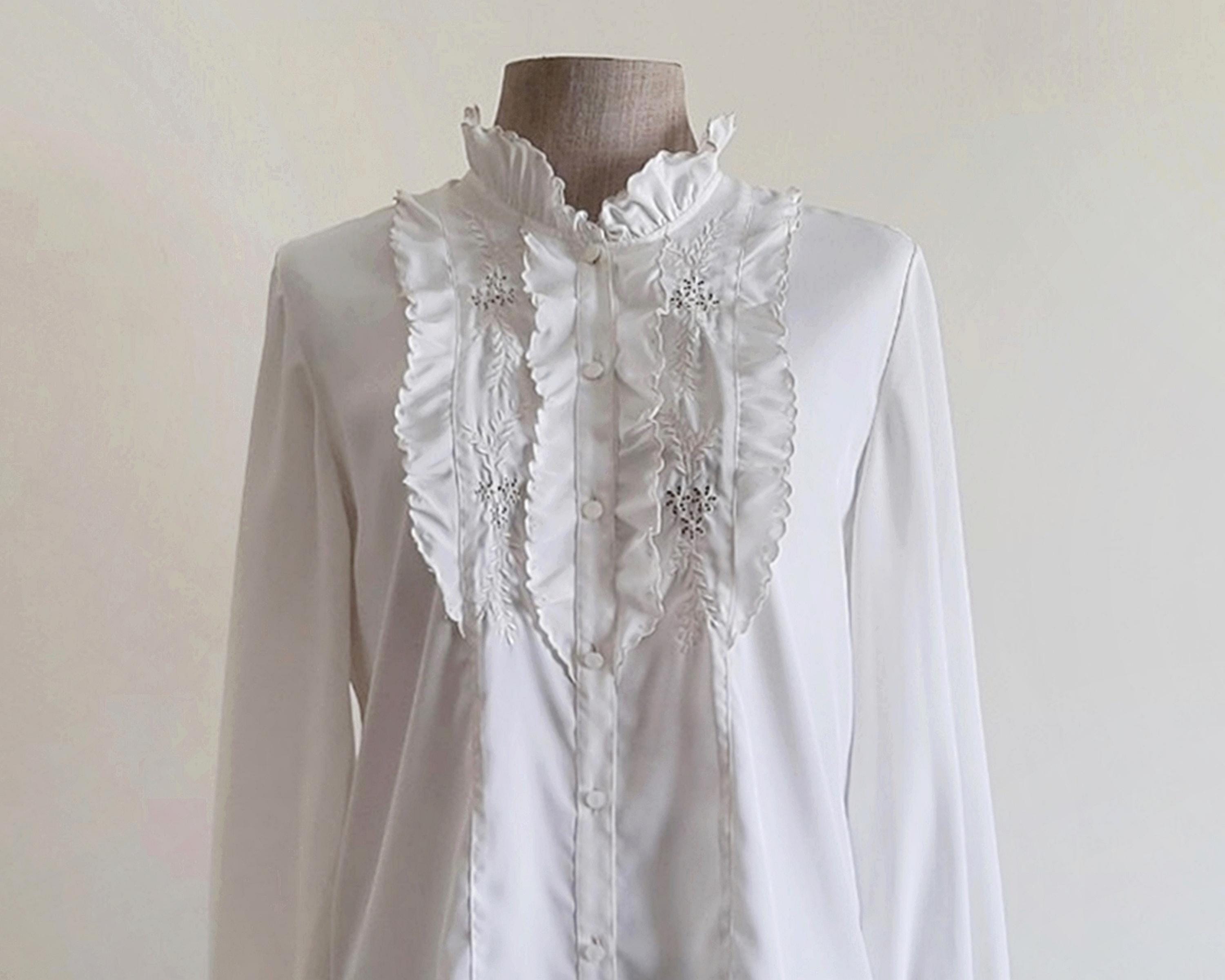 Euro vintage(ヨーロッパヴィンテージ) 70's~embroidered big collar V-neck sleeveless white cotton blouse 大きな刺繍襟のホワイトコットンブラウス ベスト Euro vintage(ヨーロッパヴィンテージ) 70's~embroidered big