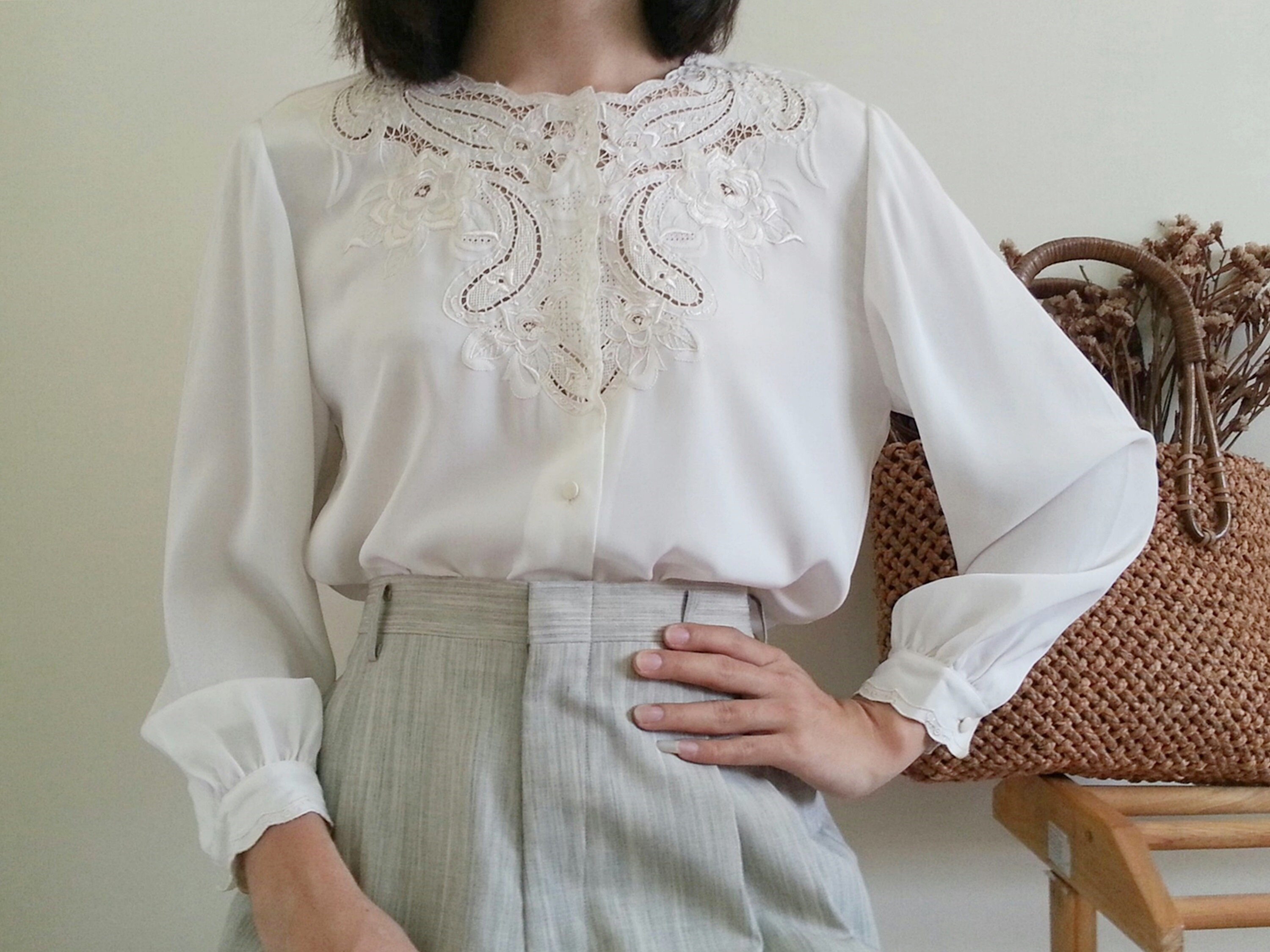 Vintage White Embroidered Blouse Womens 