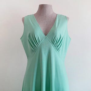 Large Vintage 70s Green Maxi Dress Womens Sleeveless Dress V Neck Dress Polyester Dress Long Prom Dress Disco Dress Evening Dress Boho Dress
