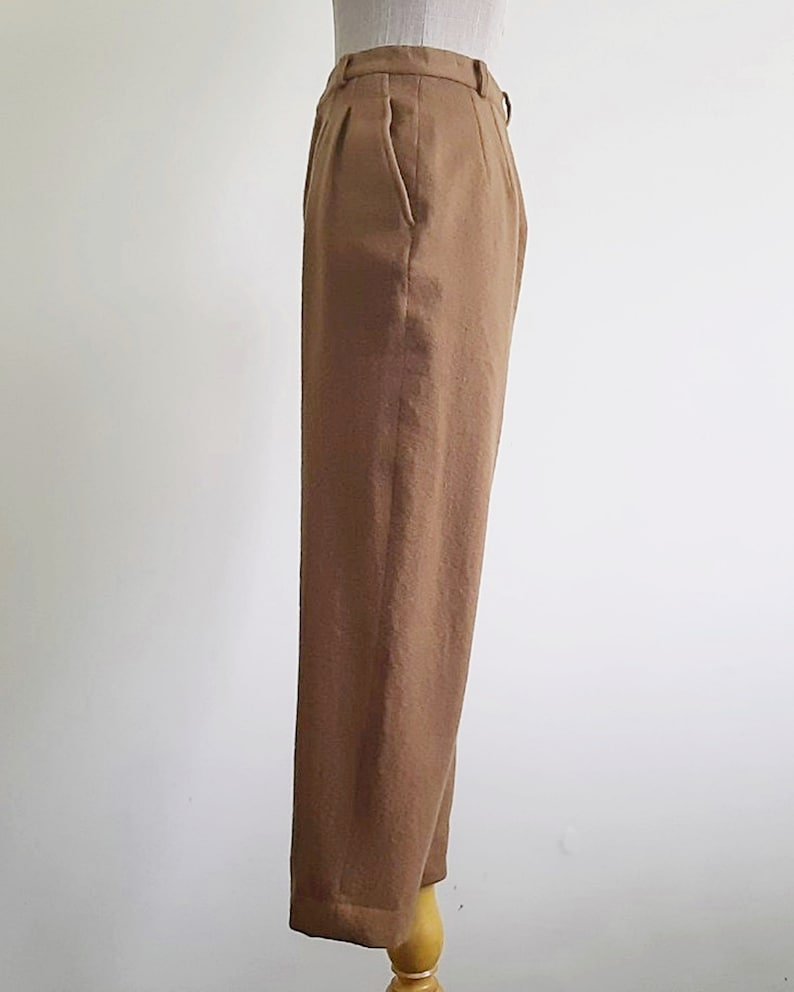 Pantaloni a gamba affusolata marrone Pantaloni a vita alta vintage Pantaloni in lana da donna Pantaloni a pieghe Pantaloni cropped Pantaloni a vita alta Pantaloni autunnali XS 25 Vita immagine 6