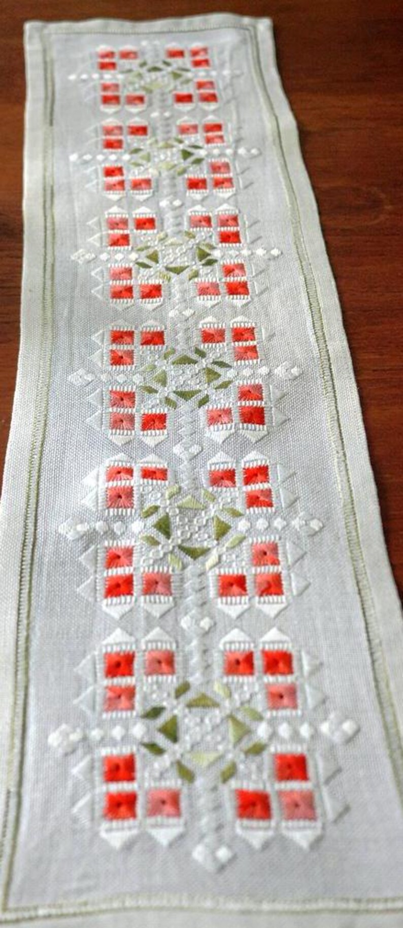 Norwegian Satin Stitch Pulled Thread Doily Runner White Coral Green ...