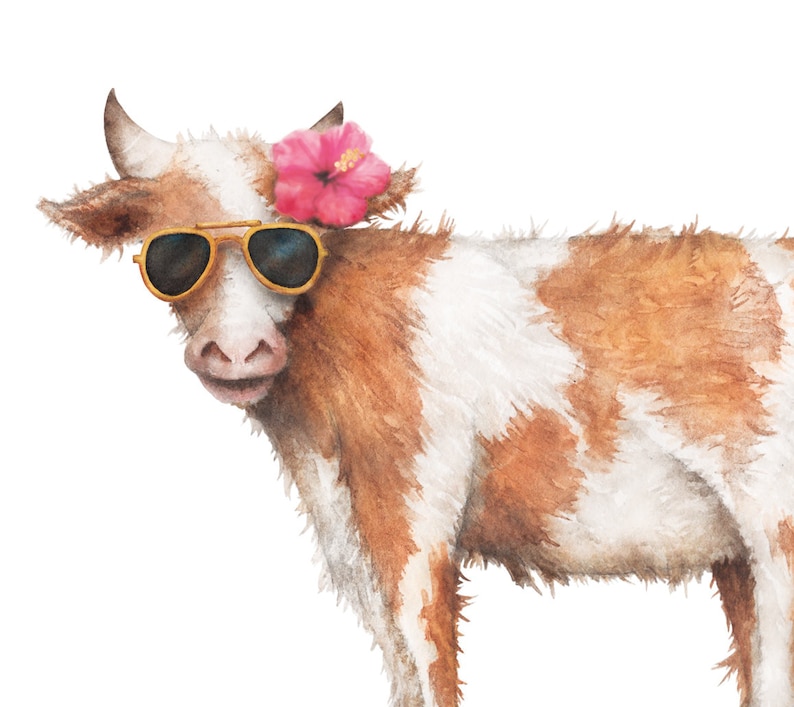 Puede incluir: Una vaca marr&oacute;n y blanca con una flor rosa en la cabeza y gafas de sol amarillas.