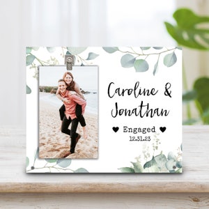 Engagement Gift For Couple - Engagement Frame - Engaged Picture Frame - Engagement Gift - Personalized Engagement Gift -Gift for Couple