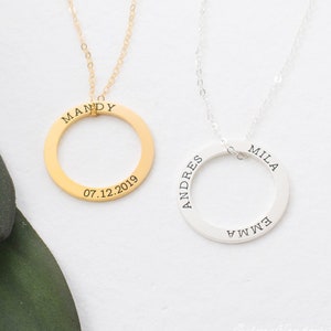 Custom Family Necklace Eternity Circle Pendant Personalized Name Necklace Friendship Necklace Gifts for Mom NM50F41 image 1