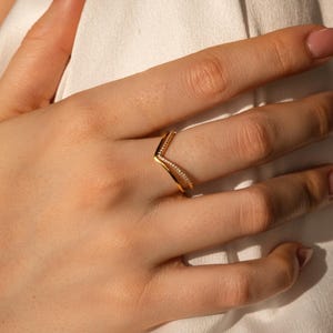 Diamond Stacking Rings • Set of 2 Curve Stacking Rings • Dainty Crystal Ring Set • Minimalist Bridal Jewelry • Best Friend Gift • RR037
