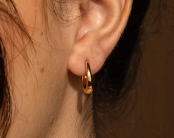 Oval Hoop Earrings • Chunky Gold Hoop Earrings • Minimalist Hinge Back Earrings for Everyday Wear • Statement Jewelry • Sister Gift • ER150
