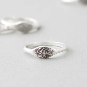 Dainty Fingerprint Ring • Custom Stacking Initial Ring • Personalized Fingerprint Jewelry in Sterling Silver • Mother&#39;s Gift • RM34F51