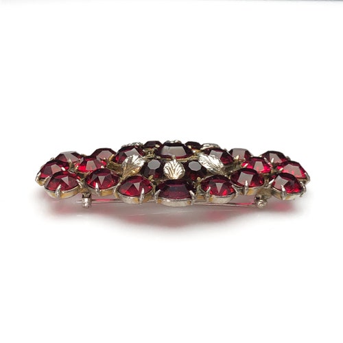 Shops Stunning Vintage Red Glass Crystal Rhinestone With Leaves Sash Pin Brooch