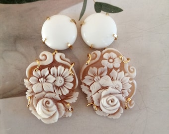Flowers cameo earrings and white agate cabochon
