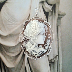 Pendant with modern cameo fine monufacturing