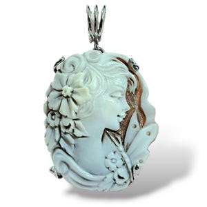 Cameo with classic lady&#39;s face