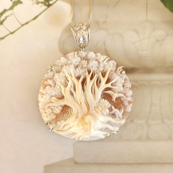 Pendant with Tree of Life cameo