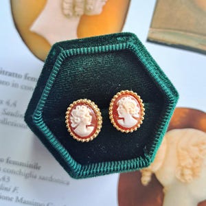 Orecchini Cammeo Profilo Donna – Gerolomini Gallery