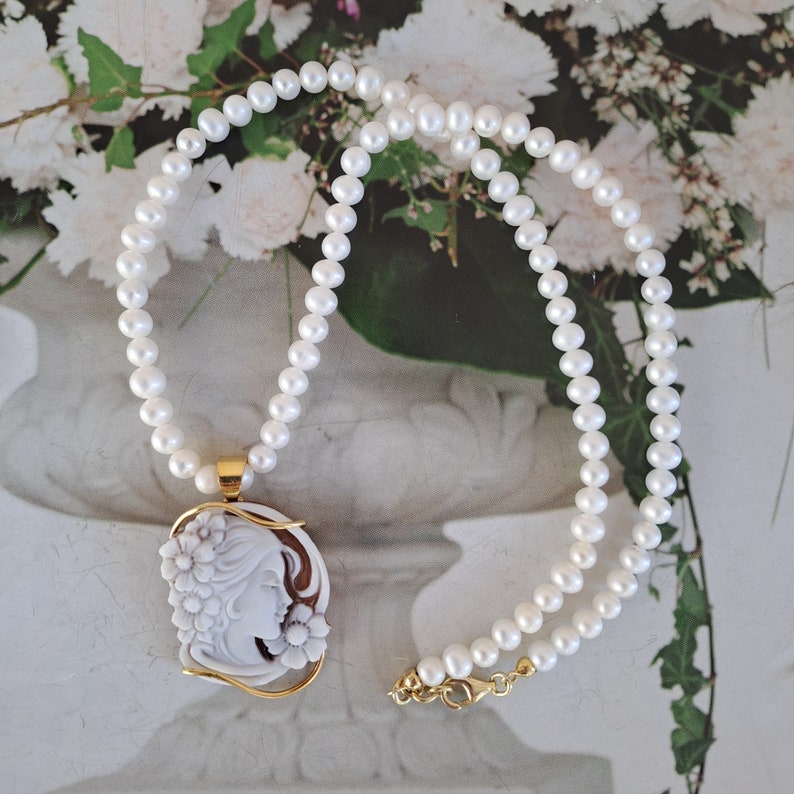 Perlenkette mit echter Kamee von Torre del Greco, Kameen-Halskette, goldener silberner Kameen-Anhänger Bild 1
