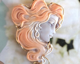 Original cameo pendant with elegant woman