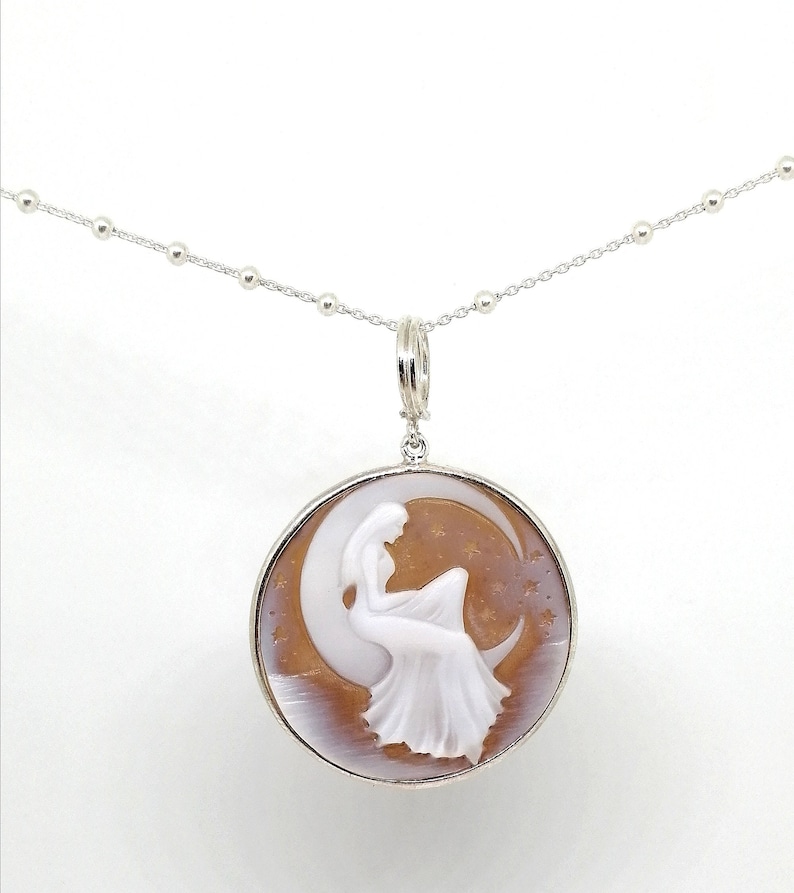Collana con ciondolo a forma di luna crescente, in argento