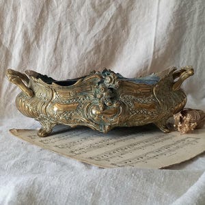 Grande fioriera decorativa in ottone stile Art Nouveau francese antica