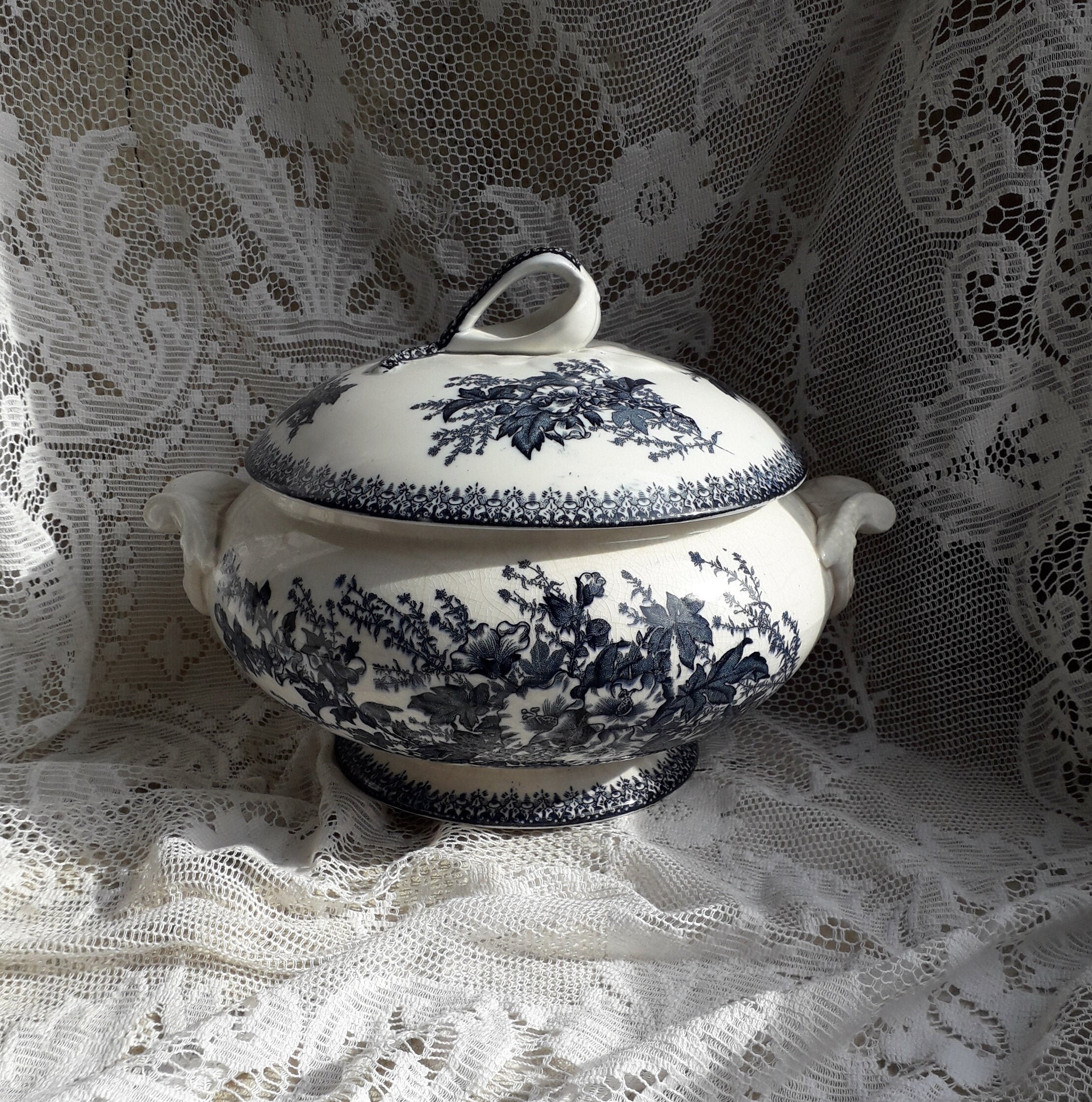 Français Antique Ironstone Soup Tureen avec Motif Blue Floral Transferware, Labonnevie72