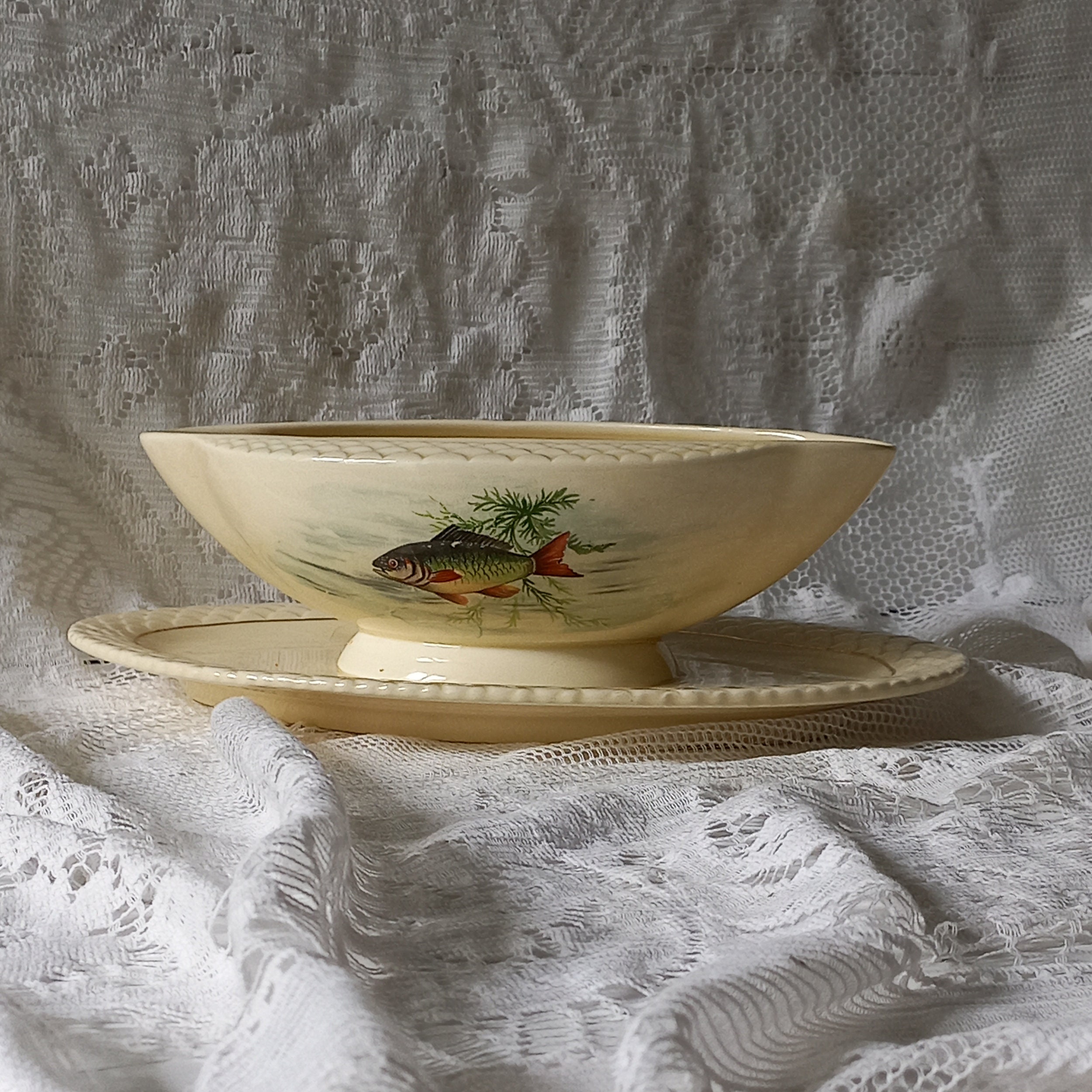 Français Vintage Fish Sauce Boat ou Gravy By Gien