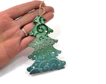 Floral Covered Tree Ornament: Wooden Christmas Gift Tag