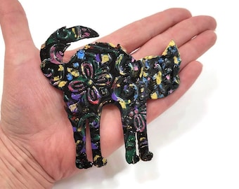 Floral Cat Refrigerator Magnet: Textured Resin Kitchen Decor
