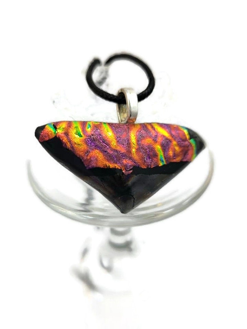 Triangle forme dichroïque Dichroic Fused Verre Pendentif Collier, Noir, Orange, Vert, Violet, Bijoux, Mode ethnique, Boho, Hippie, Cadeau de déclaration image 3