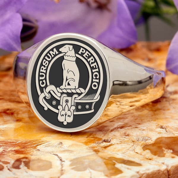 Hunter Scottish Clan Engraved Signet Ring | Sterling Silver | Family Crest | Coat of Arms | Perfect Personalised Gift for Him and Her