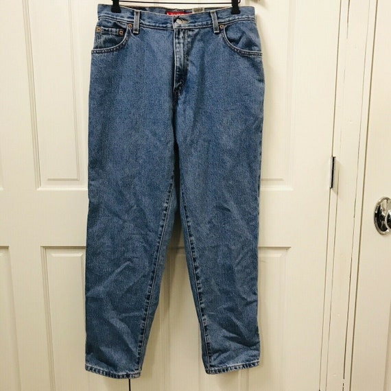 size 14 in women's levi jeans