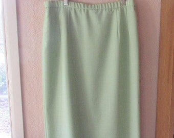 Pendleton Skirt 100% Virgin Spring Green Wool, Vintage Midi Length, Deep Kick Pleat, Never Worn, Size 16