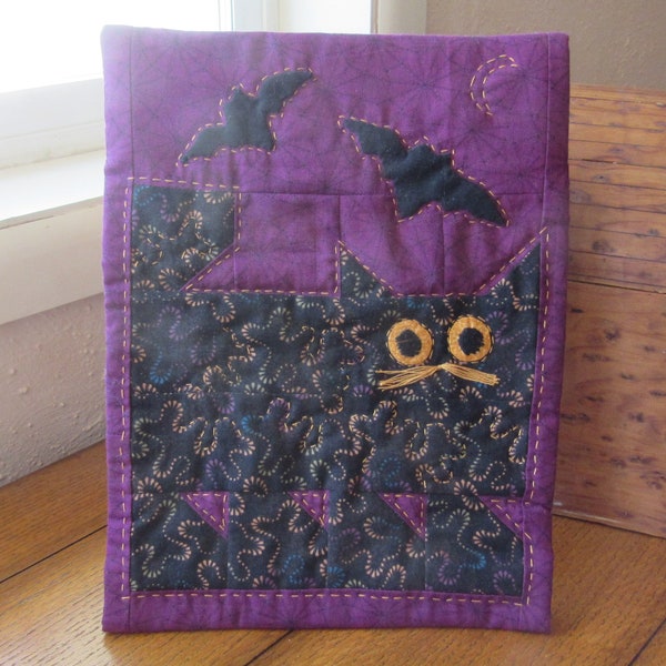 Scardy Cat And Night Bats Halloween Art Quilt On Acrylic Frame Stand