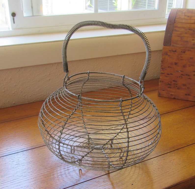 Wire Egg Gathering Basket With 9 Faux Eggs 30s/40s Farmhouse Etsy