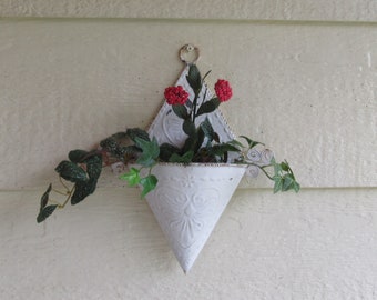 Rustic White Tin Wall Planter Hosley Brand Classic Collection