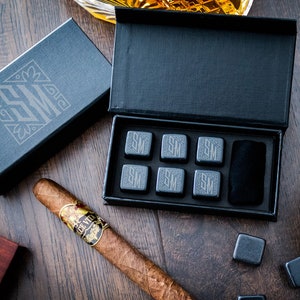 Personalized Whiskey Stones, Engraved Groomsmen Gift Set, Monogram Chilling Stones, Bourbon Gift for Him, Best Man Gift, Gift for Dad bild 5