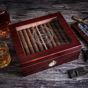 Custom engraved glass top cigar humidor - Personalized humidor box is a great gift for groomsmen, friends, family members or your lovely one