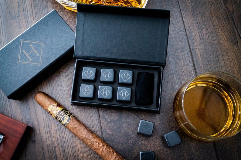 Personalized Whiskey Stones, Engraved Groomsmen Gift Set, Monogram Chilling Stones, Bourbon Gift for Him, Best Man Gift, Gift for Dad bild 6
