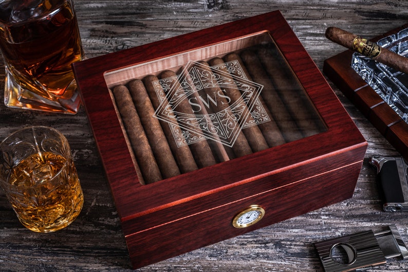 Engraved glass top cigar humidor Personalized humidor box is a great gift for groomsmen, friends, family members or your lovely one. image 5