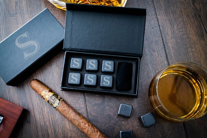 Personalized Whiskey Stones, Engraved Groomsmen Gift Set, Monogram Chilling Stones, Bourbon Gift for Him, Best Man Gift, Gift for Dad bild 9