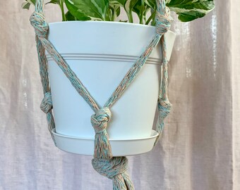 Macramé plantenhanger: gerecycled katoenen koord met stalen ring