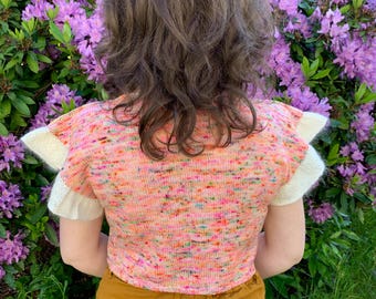 Gebreide veelkleurige top met ruches aan de mouwen - roze crop top - wol en mohair
