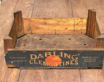 Darling Clementines wood produce crate - Nice condition. Vintage crate