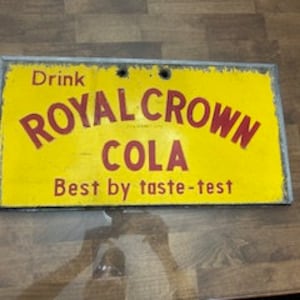 USA 1950's ヴィンテージ　　 CROWN COLA 看板 Sign : Royal Crown Cola -yellow & Red Embossed Lettering Vintage