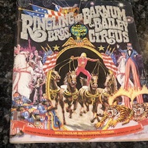 Ringling Brothers and Barnum and Bailey 1975 Souvenir Circus Program - Excellent Condition - Bicentennial issue-Collectible