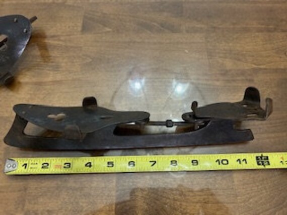 Antique 1890s Clamp-on Ice Skates: Union Hardware Co. Steel Decor