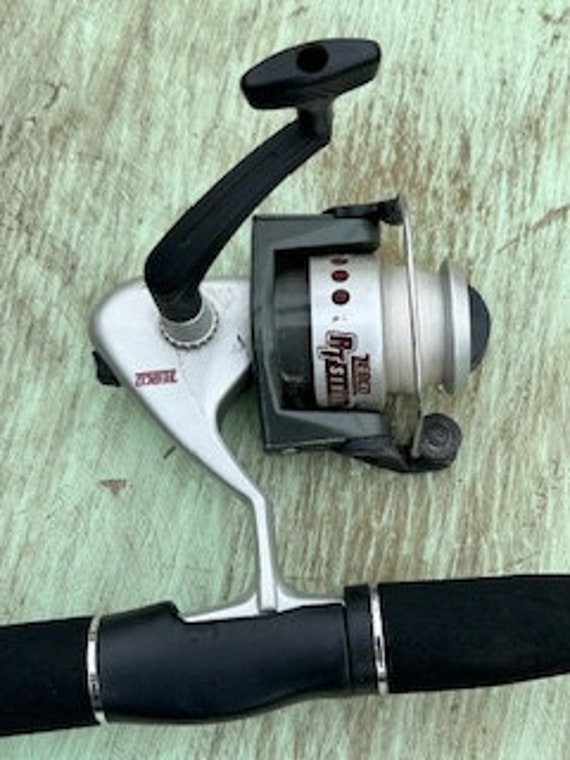 antique zebco style portable fishing rod and reel Zebco RT Compact Telescopic Fishing Rod and Reel Combo – Pre-owned