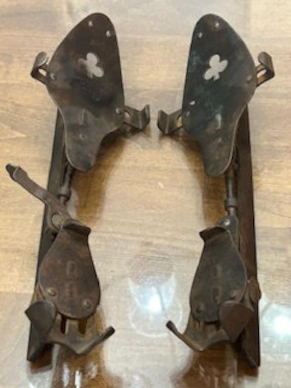Antique 1890s Clamp-on Ice Skates: Union Hardware Co. Steel Decor